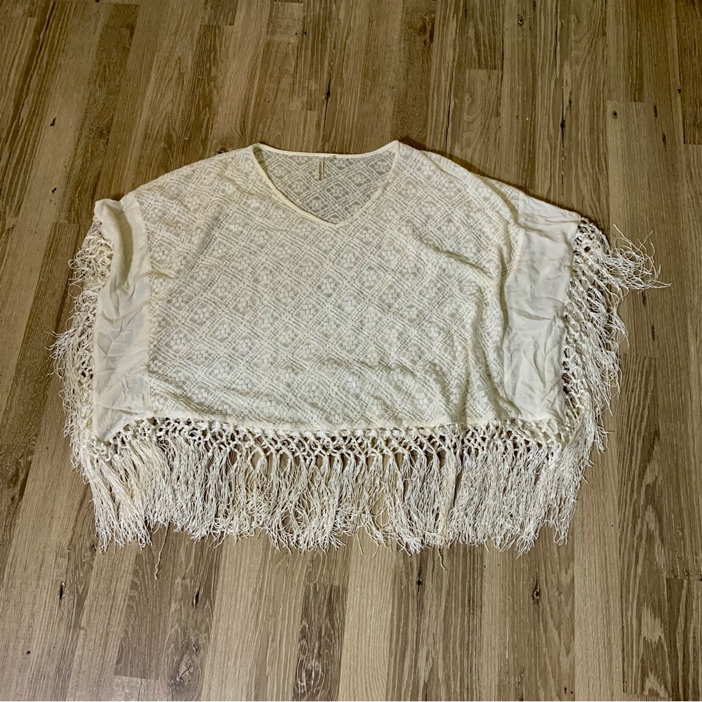 Boho Cream Crochet Lace Top Sz M / L Festival Coverup Fringe Gypsy Fairycore - Picture 3 of 11